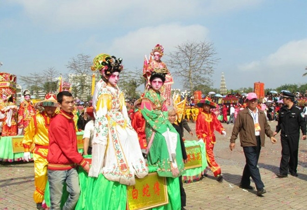 2012年雷州市元宵民俗文化大巡游图片